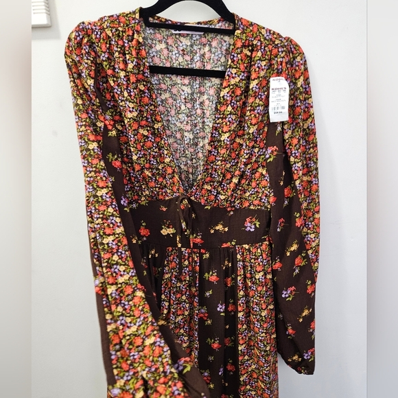 NWT Floral patchwork long-sleeved sz.L dress. - Picture 4 of 11